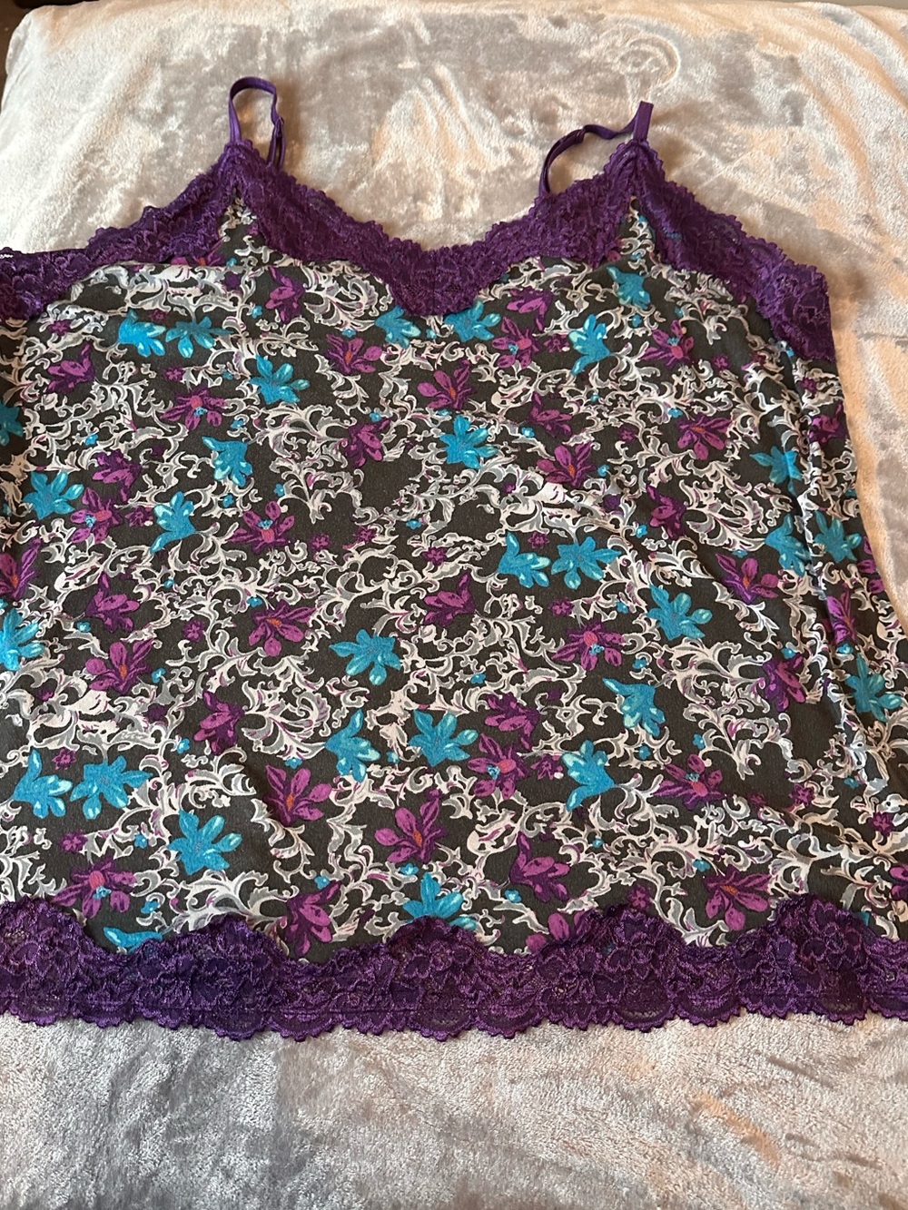 Woman’s Lane Bryant Purple Floral Lace-Trim Camisole Adjustable Top Sz:26/28 GUC
